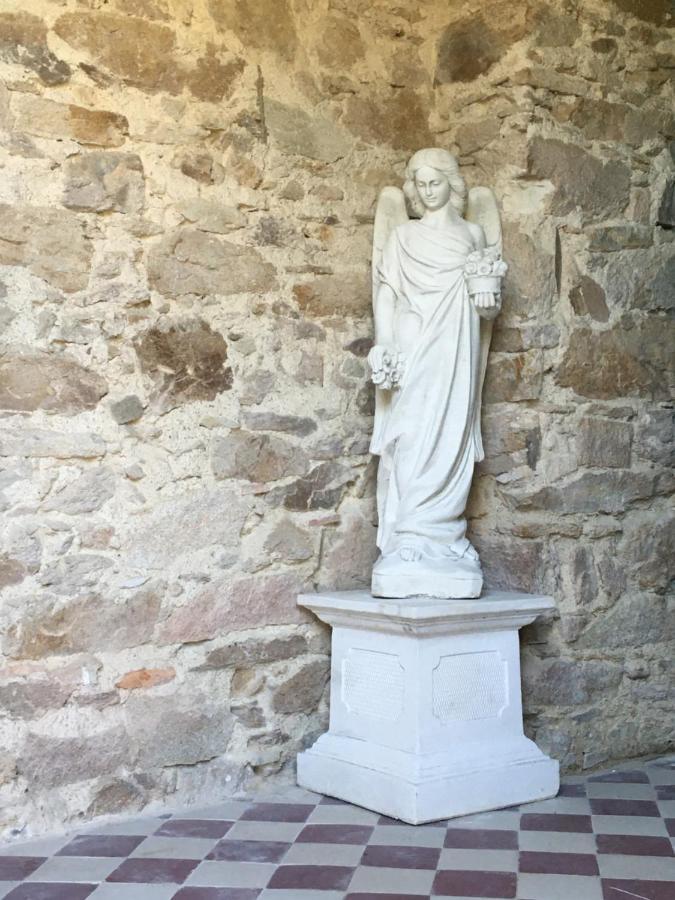 Chateau De Villeneuve - Montolieu Экстерьер фото